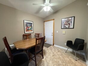 551 Leah Ln in Woodstock, IL - Foto de edificio - Building Photo