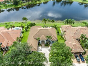 2708 Meadowood Dr in Weston, FL - Building Photo - Building Photo