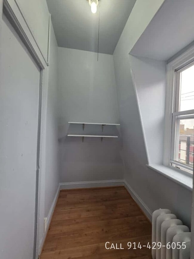 property at 118 Waverly St