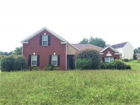 4284 Wood Cove Dr in Snellville, GA - Building Photo