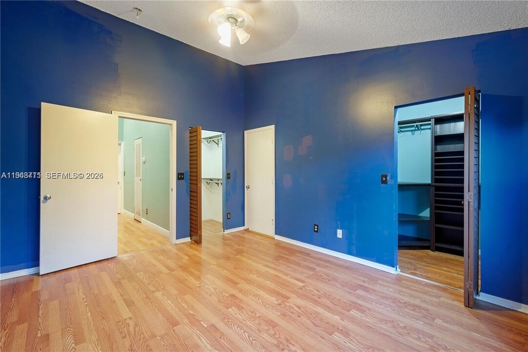 12111 SW 5th Ct in Pembroke Pines, FL - Building Photo