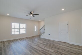 550 Peachers Mill Rd in Clarksville, TN - Building Photo - Building Photo