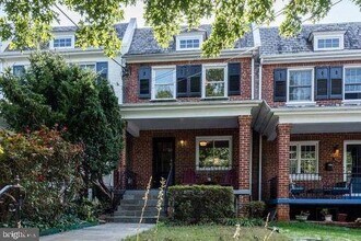 3748 W St NW in Washington, DC - Building Photo - Building Photo
