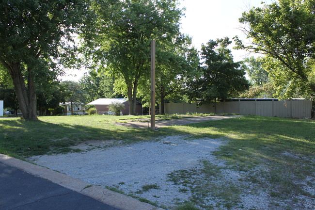 1-19 Treeview Ln in Fenton, MO - Building Photo - Building Photo