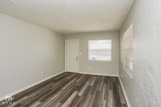 1826 45th St S in St. Petersburg, FL - Foto de edificio - Building Photo