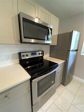 1044 N Bumby Ave in Orlando, FL - Building Photo - Building Photo