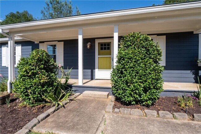 4892 Raven Way NE in Marietta, GA - Building Photo - Building Photo
