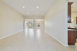 801 San Raphael St in Poinciana, FL - Building Photo - Building Photo
