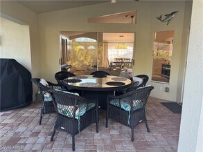 911 SE 21st Ln in Cape Coral, FL - Building Photo - Building Photo