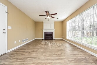 1341 Birdsong Ln in Hampton, GA - Building Photo - Building Photo