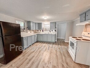 1238 S Claremont Ave in Independence, MO - Building Photo - Building Photo