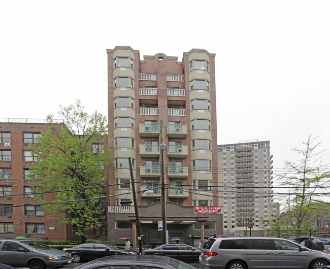 Maple towers in Flushing, NY - Building Photo - Building Photo