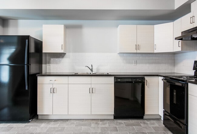 4705-D-4749 49 Ave in Leduc, AB - Building Photo - Building Photo