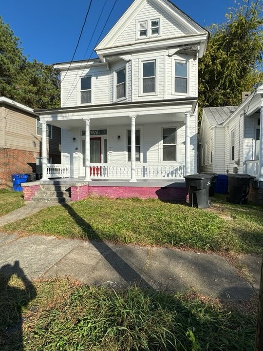 27 Riverview Ave, Unit A in Portsmouth, VA - Building Photo