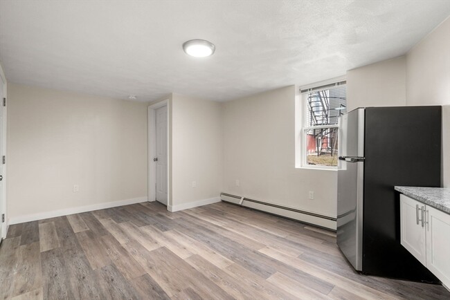 57 White St, Unit G in Boston, MA - Building Photo - Building Photo