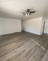218 N 13th St in Las Vegas, NV - Building Photo