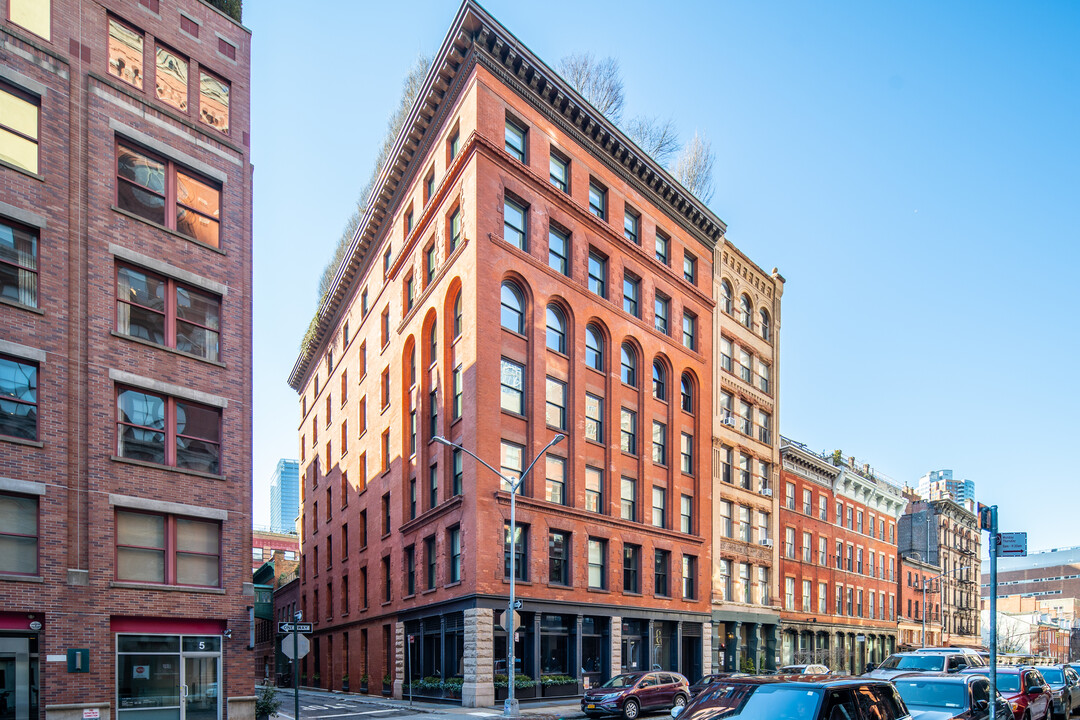 7 Harrison St in New York, NY - Building Photo