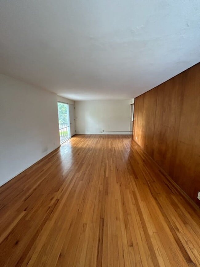 property at 244 S Corl St