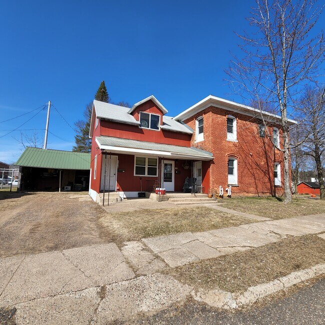 1105 16th Ave Rentals in Bloomer, WI