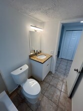 717 NE 10th Ave in Boynton Beach, FL - Foto de edificio - Building Photo