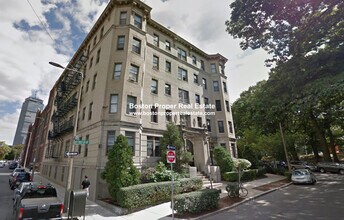 50 Charlesgate E, Unit 202 in Boston, MA - Building Photo - Building Photo