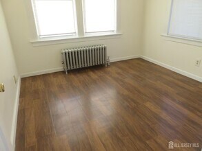 14 Highland Ave in Woodbridge Township, NJ - Building Photo - Building Photo