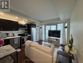 2221-165 Legion Rd N in Toronto, ON - Building Photo - Building Photo