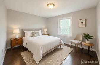 7 Tiger Lilly Ct in Sayreville, NJ - Building Photo - Building Photo