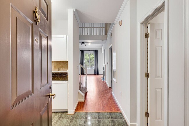 1645 International Dr in Tysons, VA - Building Photo - Building Photo