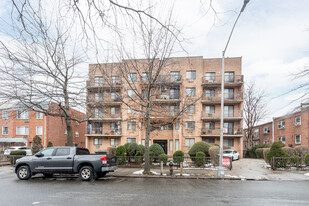 Barclay Terrace in Flushing, NY - Foto de edificio - Building Photo