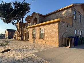 4502 Llano Rd in Laredo, TX - Building Photo - Building Photo