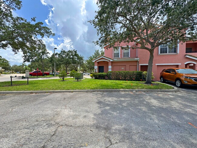 100 SW Peacock Blvd in Fort Pierce, FL - Building Photo - Building Photo