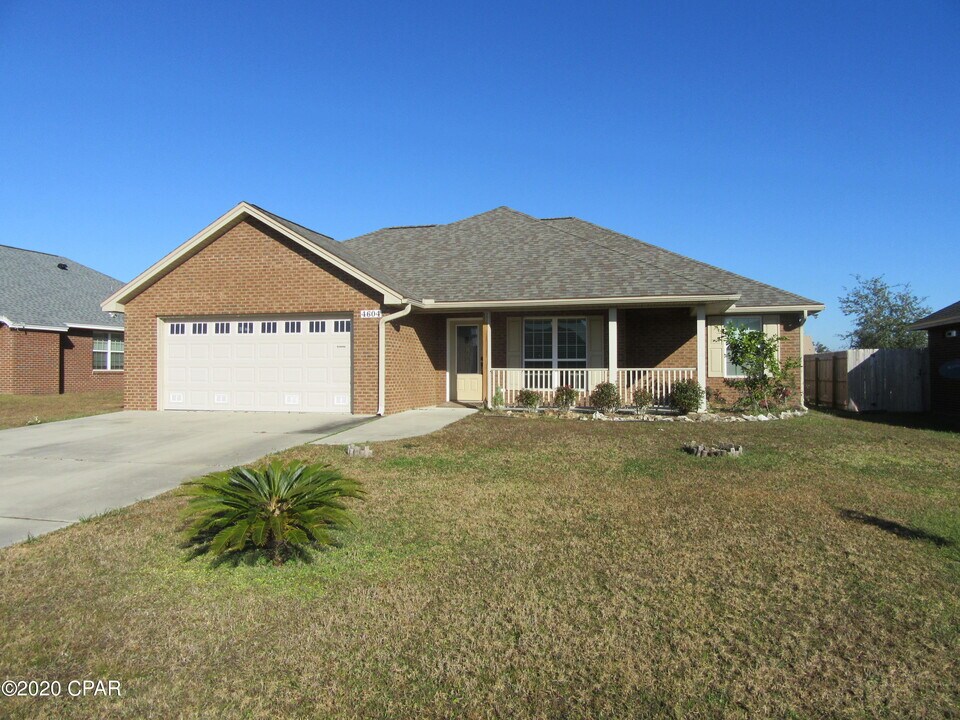 4604 Bylsma Cir in Panama City, FL - Building Photo