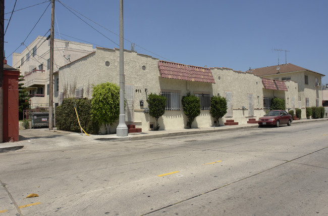 971 Gower St in Los Angeles, CA - Building Photo - Building Photo