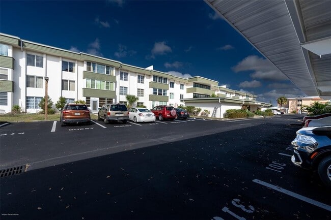 2300 Aaron St in Port Charlotte, FL - Building Photo - Building Photo