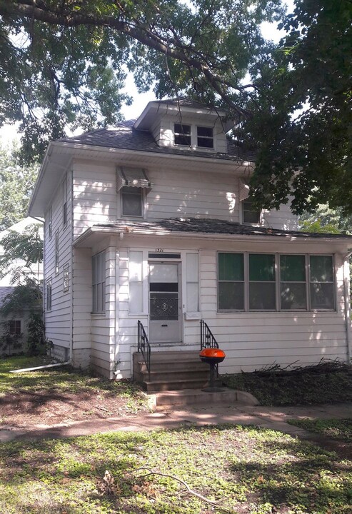 1321 Randolph St in Waterloo, IA - Foto de edificio