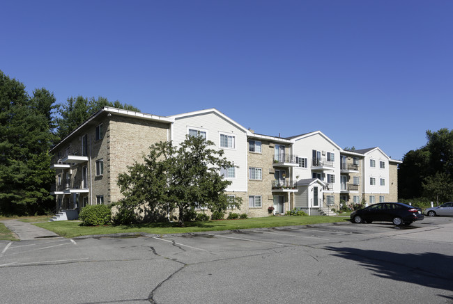 Tara Meadows in Somersworth, NH - Foto de edificio - Building Photo