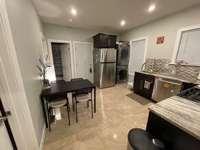 83 Newbury St, Unit 3 in Somerville, MA - Building Photo - Building Photo