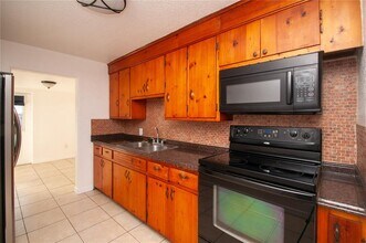 7911 52nd Way N in Pinellas Park, FL - Building Photo - Building Photo