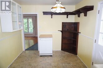 223 Parlette Ave in Toronto, ON - Building Photo - Building Photo
