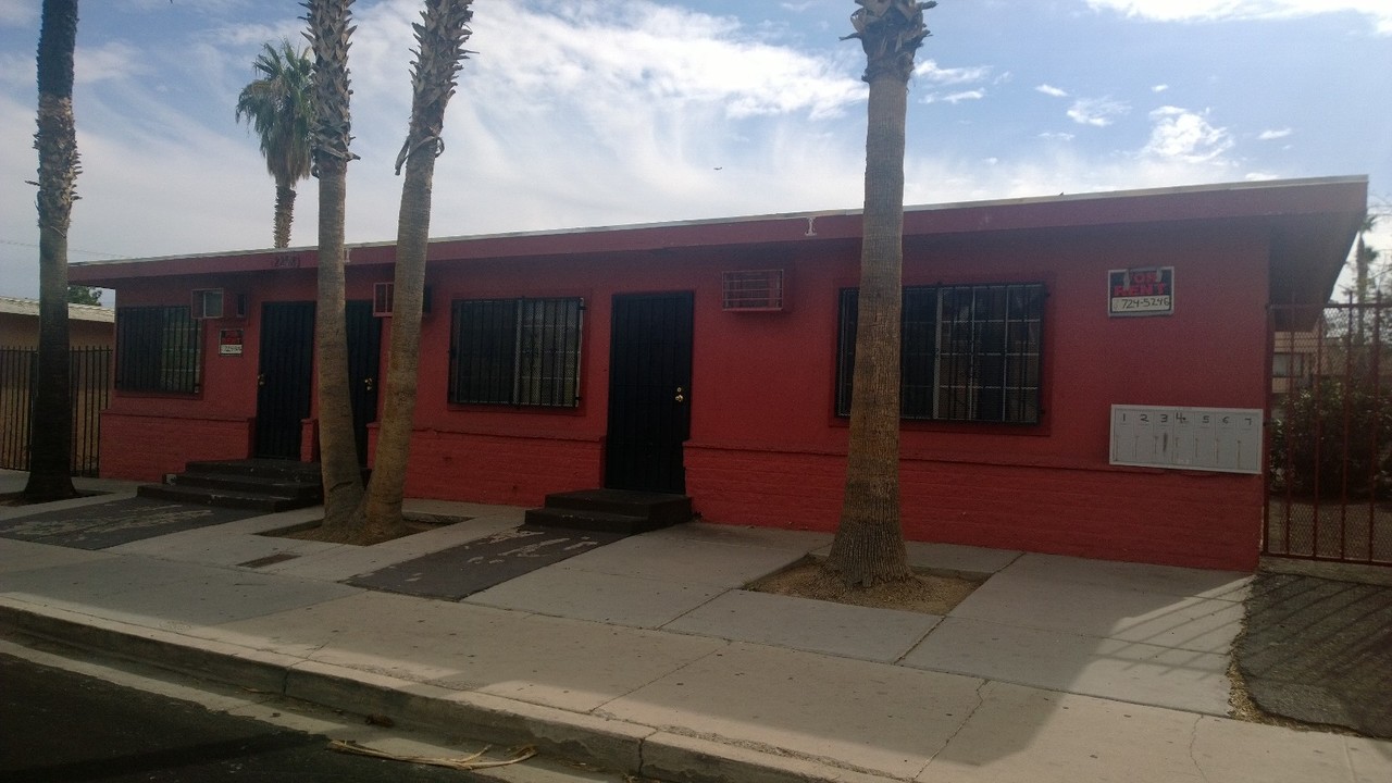 2208 Sunrise Ave in Las Vegas, NV - Building Photo