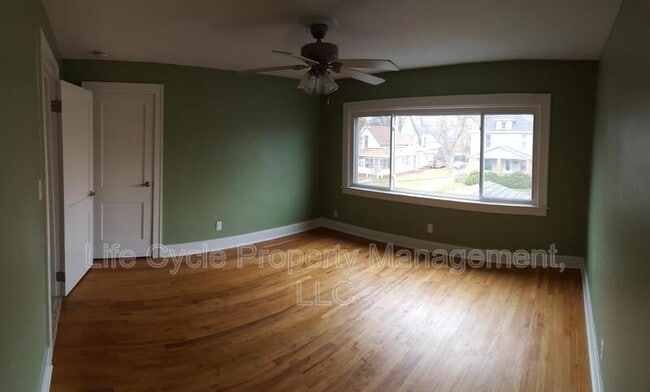 556 Leonard St NE in Grand Rapids, MI - Building Photo - Building Photo