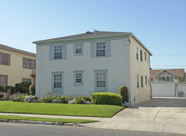 1623 S Bronson Ave in Los Angeles, CA - Building Photo - Building Photo