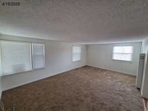 4262 1/2 Cahuenga Blvd in Toluca Lake, CA - Building Photo - Building Photo