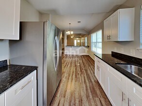 13310 Ambrosa Dr in Houston, TX - Building Photo - Building Photo