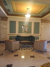 15 E Kirby St, Unit 329 in Detroit, MI - Foto de edificio - Building Photo