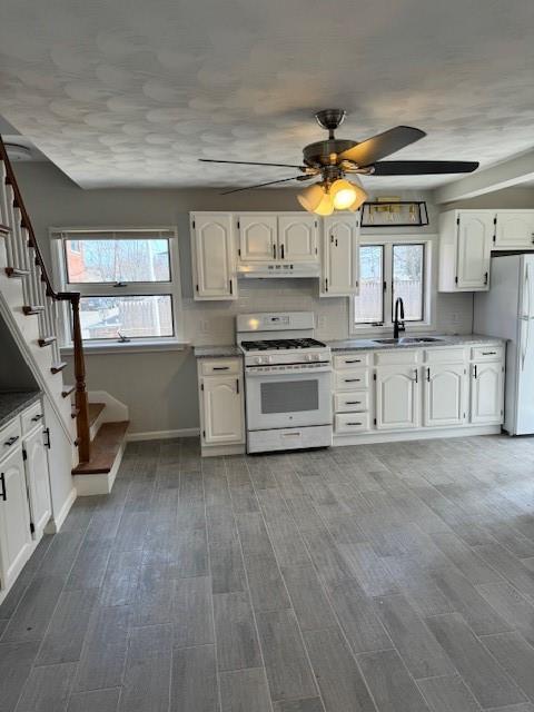 property at 4 Shaws Ln
