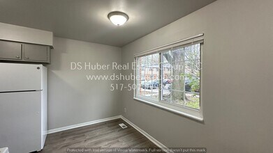 925 Vincent Ct in Lansing, MI - Building Photo - Building Photo