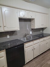 613 Woodhaven Pl in Richardson, TX - Foto de edificio - Building Photo