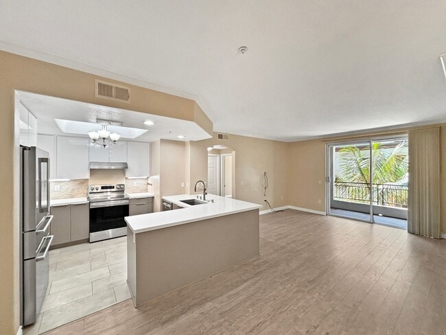 4155 Executive Dr in San Diego, CA - Building Photo - Building Photo